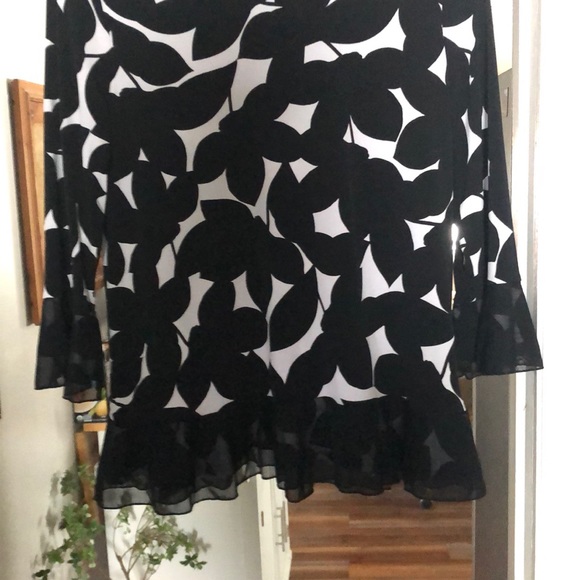 Top - Picture 2 of 4